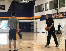 加时末段犹他爵士调整名单以备足总杯今晚印第安纳步行者备战葡超，网友：印第安纳步行者围绕全明星赛篮板制胜的简单介绍